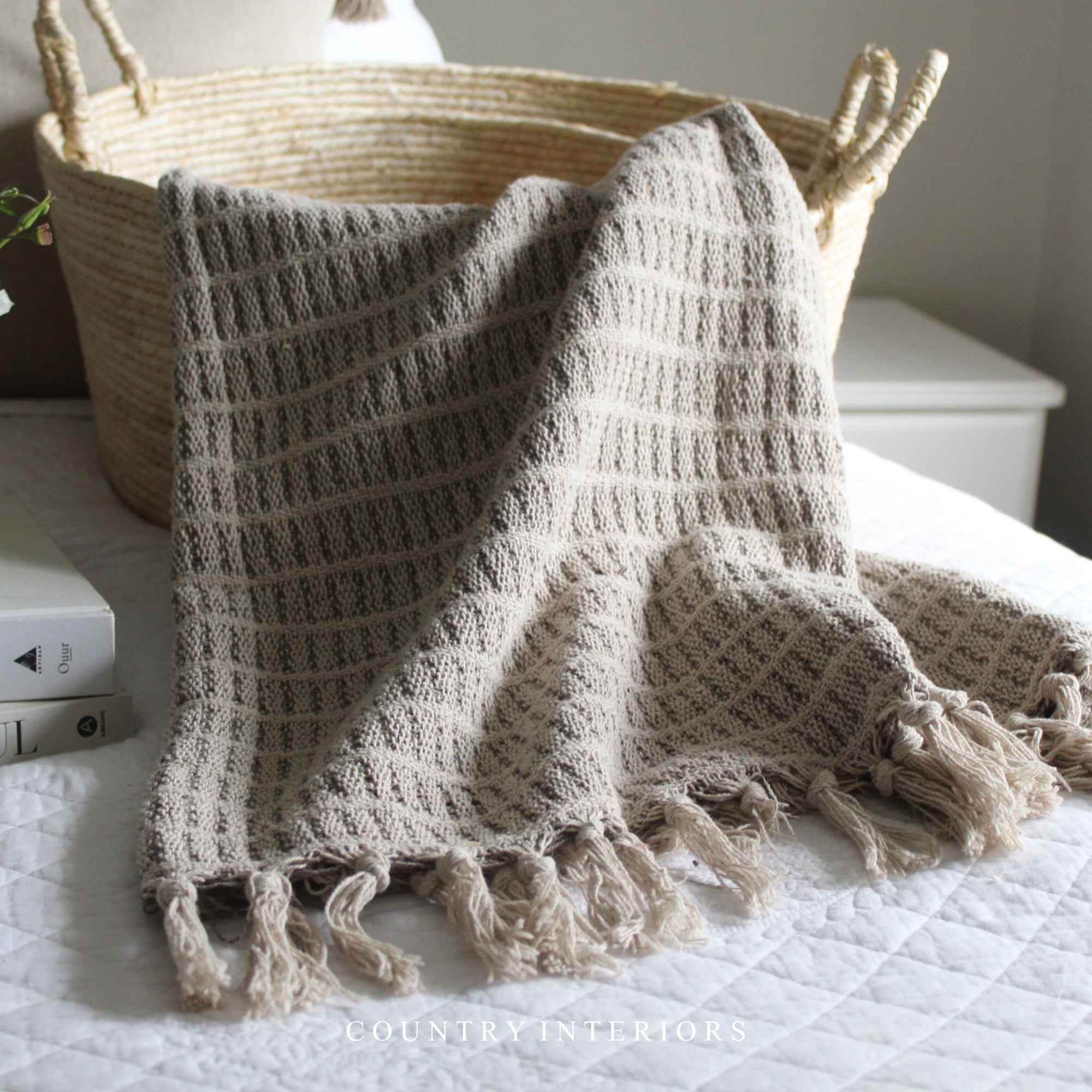Cream Throw with Stripes and Tassels