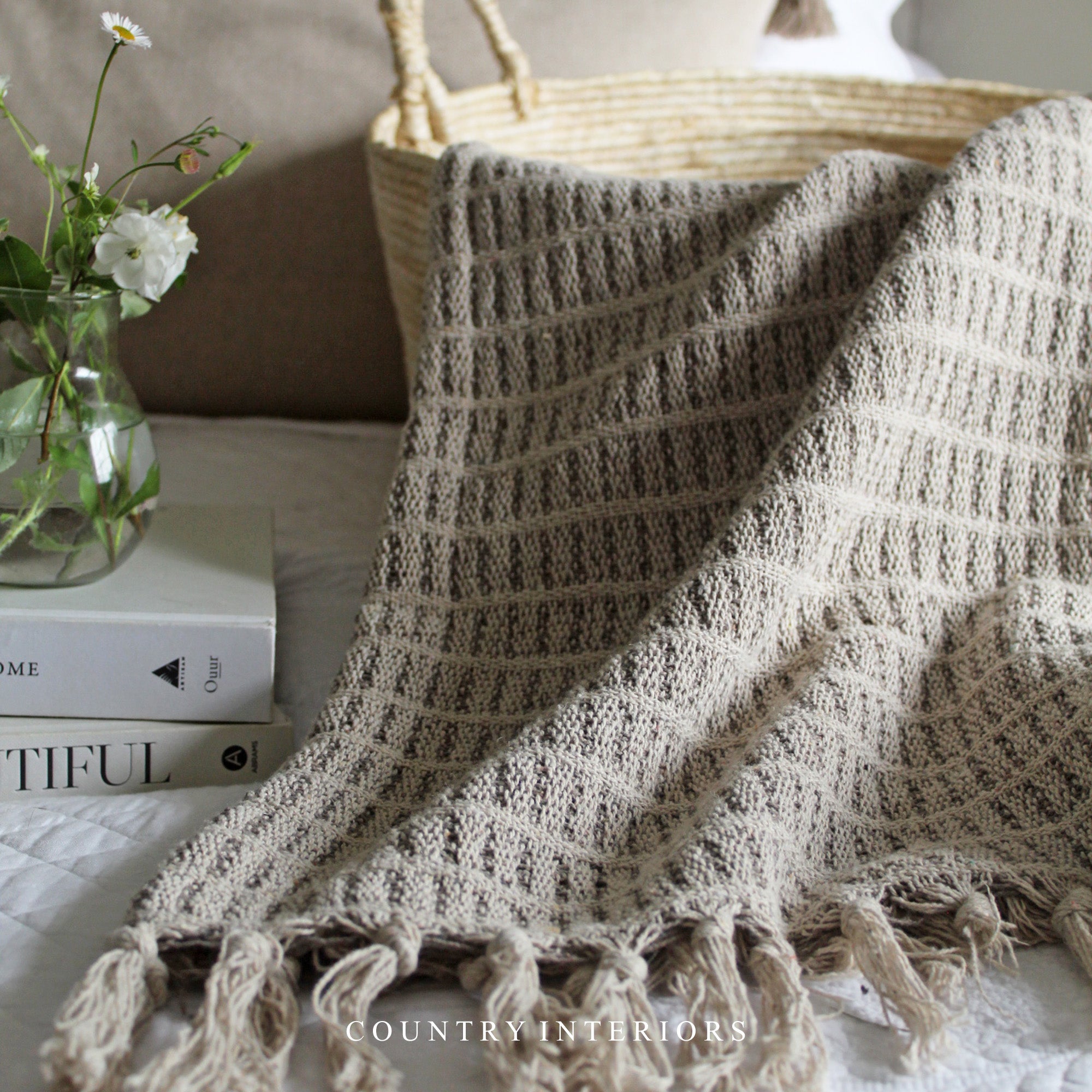 Cream Throw with Stripes and Tassels