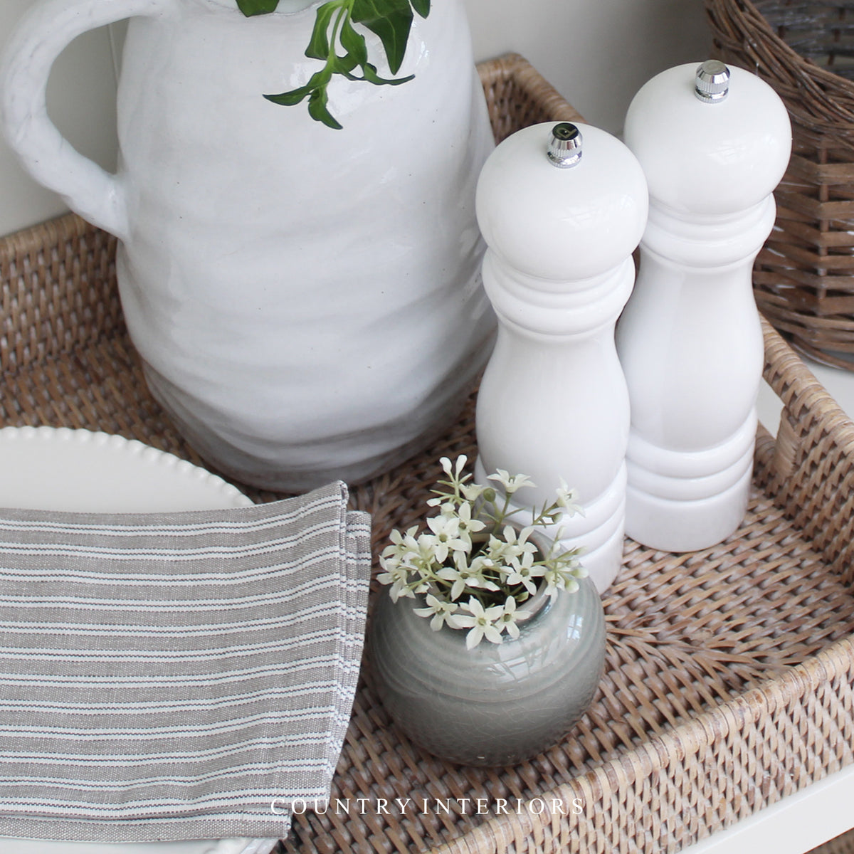 Kitchen & Dining