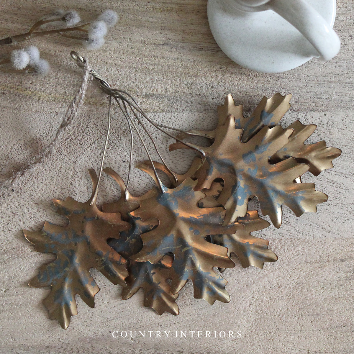 Distressed Gold Bunch of Leaves