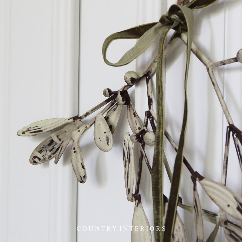 Mistletoe Bunch in Pistachio