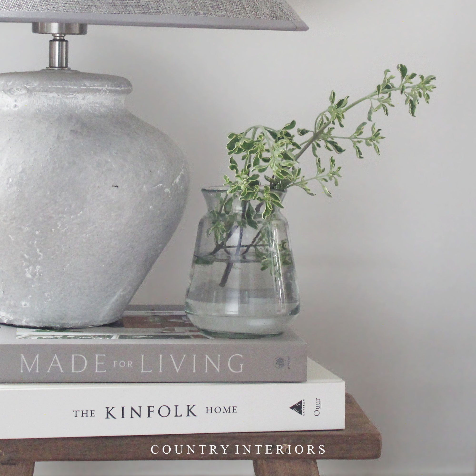 Elegant Glass Bud Vase - 11cm
